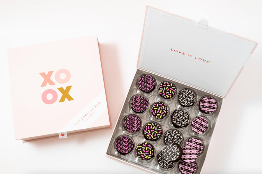 XOXO Large Cruffle Truffle Gift Box - Sift Dessert Bar